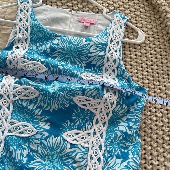 Lilly Pulitzer blue floral shift dress with lace, size 8 - Picture 3 of 7